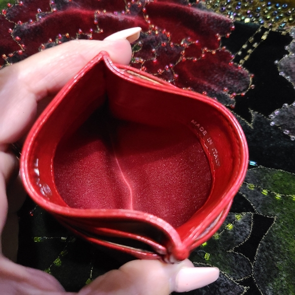 Chanel Iridescent Camelia credit card/ wallet - Picture 9 of 12